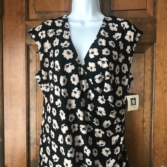 NWT Anne Klein Black w/Ivory Scattered Flowers Deep V Dress Size 14 - Picture 2 of 15